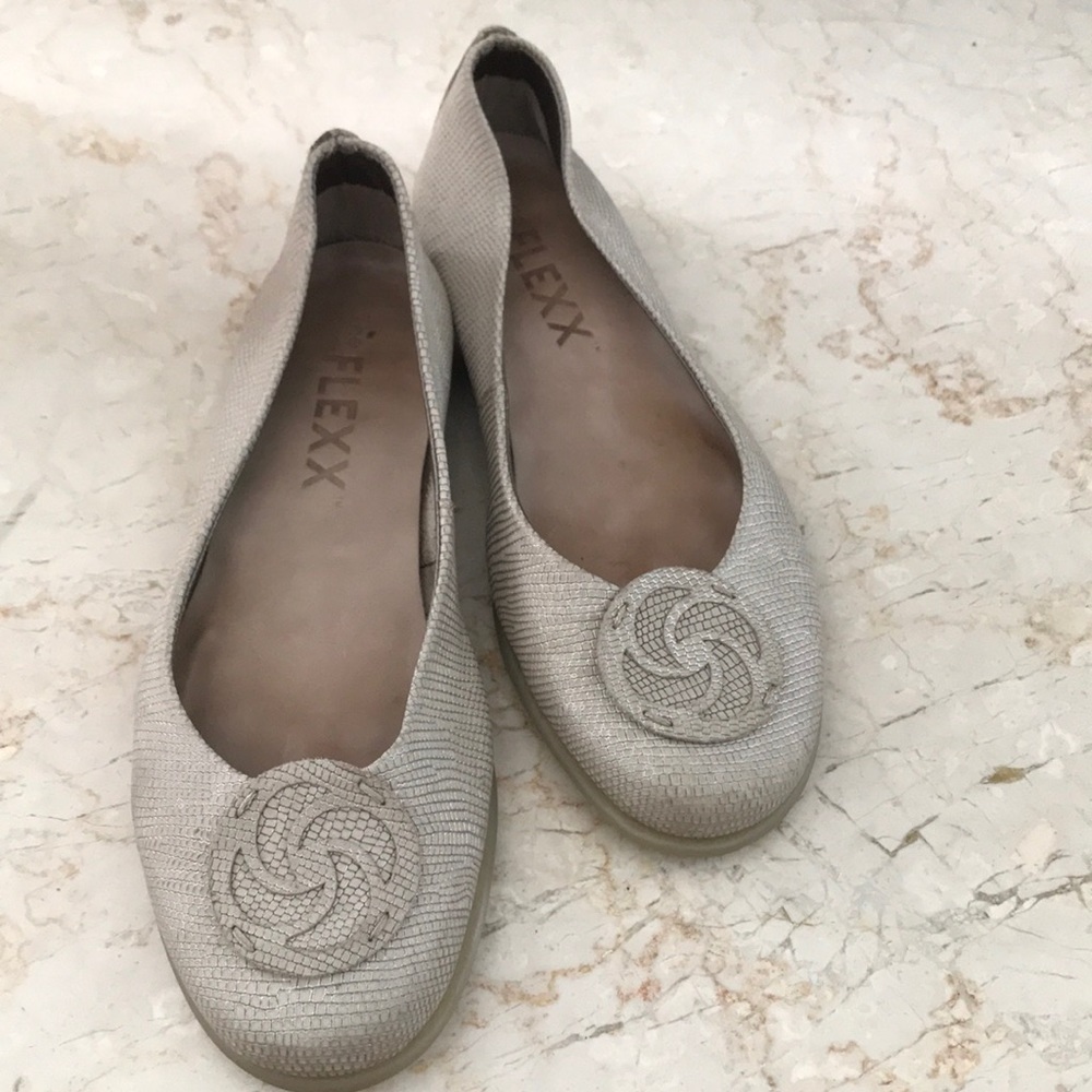 The Flexx bon bon macchiato ballet flat size 6